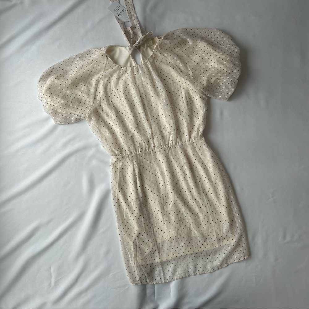 Elegant Cream Dress with Puff Sleeves